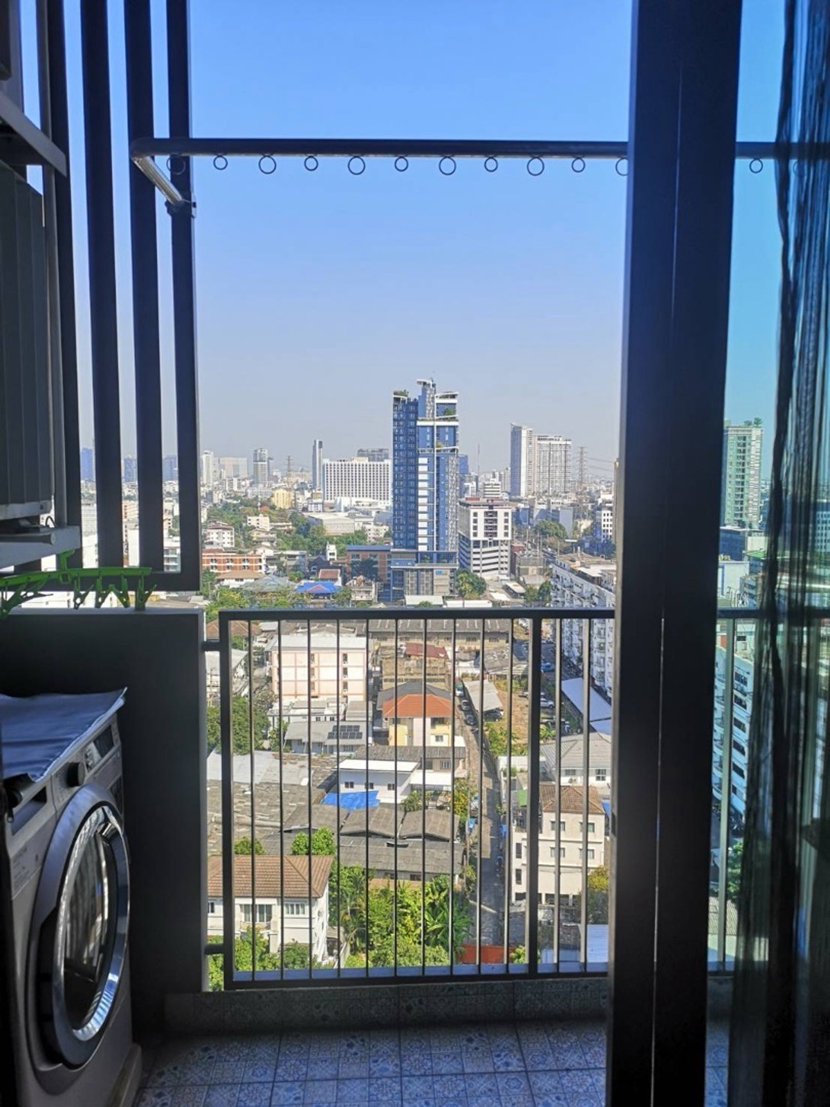 Quin Ratchada 17 for sale, Building B, open view, no buildings blocking it, beautiful built-ins. Quin Ratchada 17 for sale, Building B, open view, no buildings blocking it, beautiful built-ins.