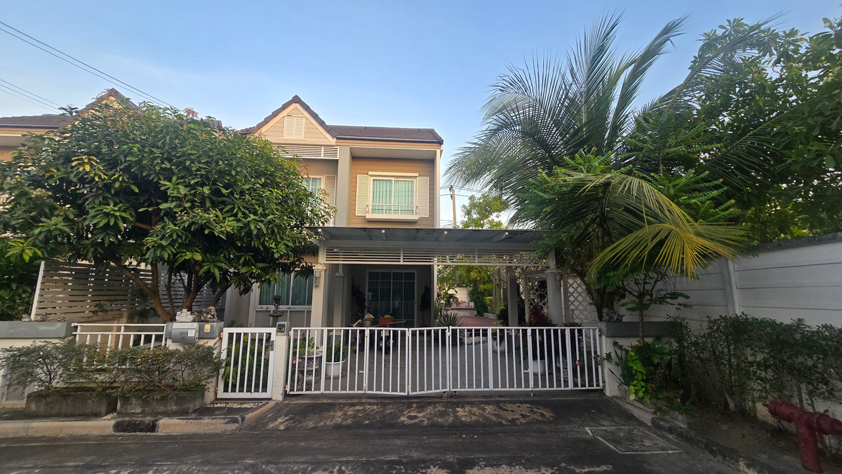Townhome for sale, detached house style, The Village Exclusive, Bangna KM.10.