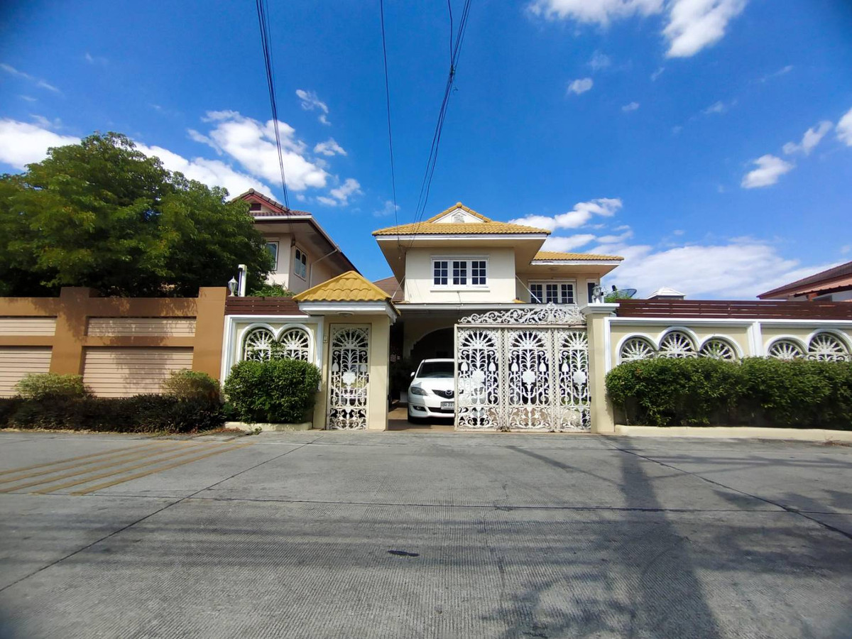 Urgent sale, large detached house, Khlong Song, Lam Luk Ka, Soi Suan Som Phatthana. Intersection 1 near Lotus Lam Luk Ka Khlong Song near BTS Khu Khot MKD