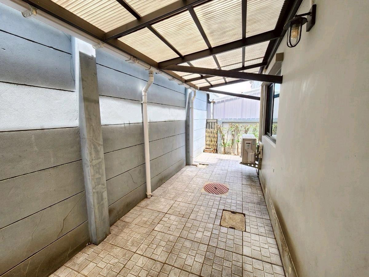 Special Price! VENUE Westgate Home by SC ASSET - Ready to Move In! Excellent condition, meticulously maintained , lightly used, fully extended with a garage and backyard kitchen. – รูปที่ 2