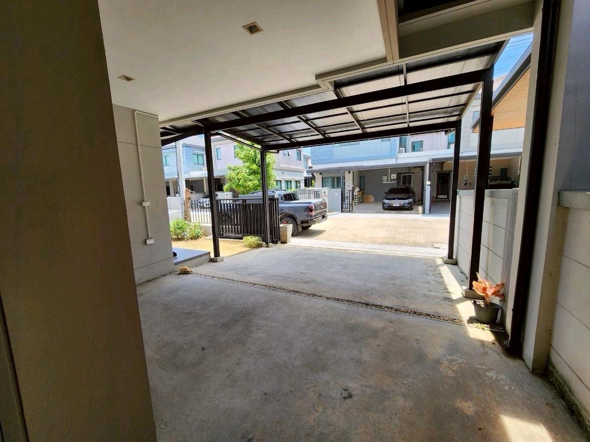 Special Price! VENUE Westgate Home by SC ASSET - Ready to Move In! Excellent condition, meticulously maintained , lightly used, fully extended with a garage and backyard kitchen. – รูปที่ 3