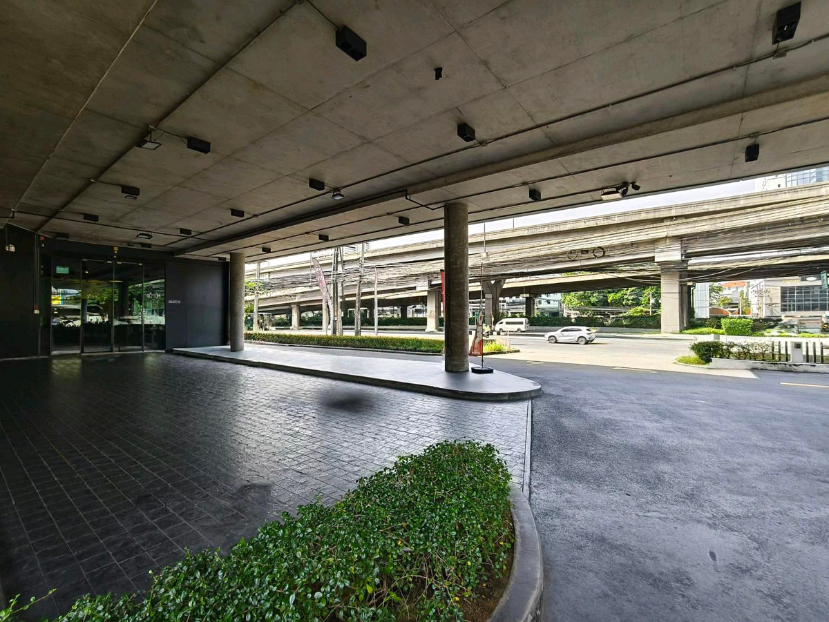 Price only 180,000 baht/month Price only 180,000 baht/month