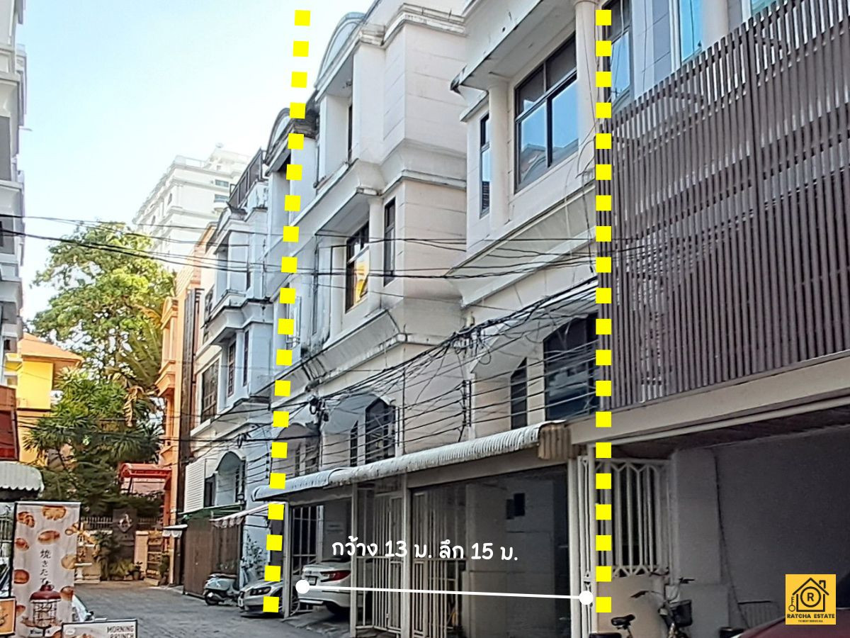 Large commercial building for rent In the heart of Sukhumvit 39, prime location, close to Phrom Phong BTS, EmQuartier Department Store and Samitivej Hospital. Large commercial building for rent In the heart of Sukhumvit 39, prime location, close to Phrom Phong BTS, EmQuartier Department Store and Samitivej Hospital.