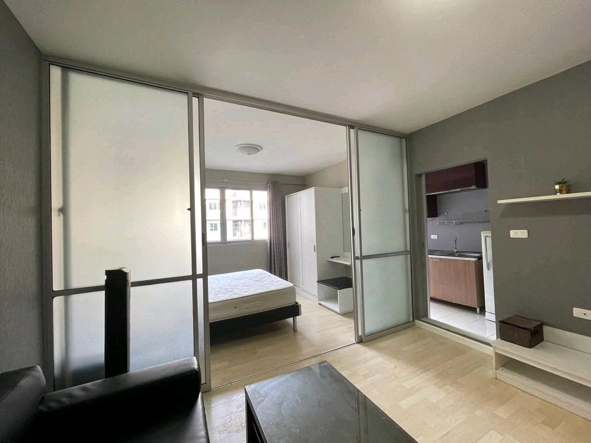 📣Good Condo Ramintra for sale🏢 near MRT Mayalap 🚆corner room, pool view, with furniture and electrical appliances ready to move in ✅️ Price 1.45 million baht