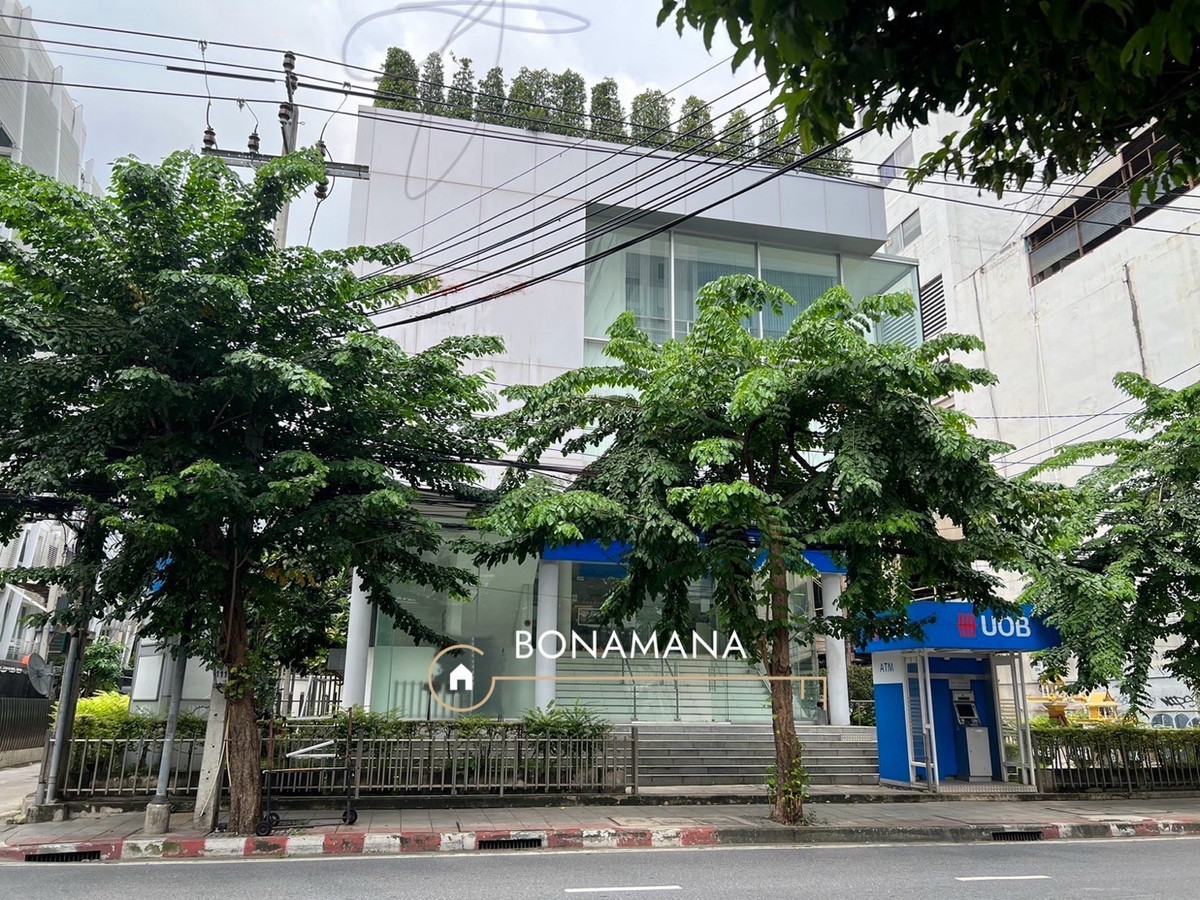 Office for rent Surawong (MRT Sam Yan 500m, BTS Saladaeng 700m) Office for rent Surawong (MRT Sam Yan 500m, BTS Saladaeng 700m)