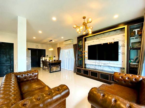 บ้านเดี่ยวหลังมุม 4ห้องนอน 4ห้องน้ำ หน้าบ้านไม่ติดใคร ใกล้เซ็นทรัล 