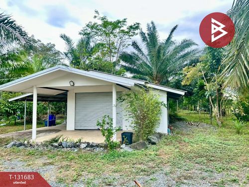 Land for sale with buildings, area 4 rai, Makham District, Chanthaburi.