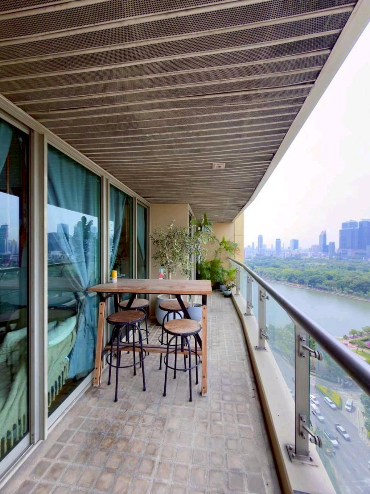 For rent The Lakes 2bedroom 2bathroom 150sqm rent fee 90,000 per month rainy081-889-5470