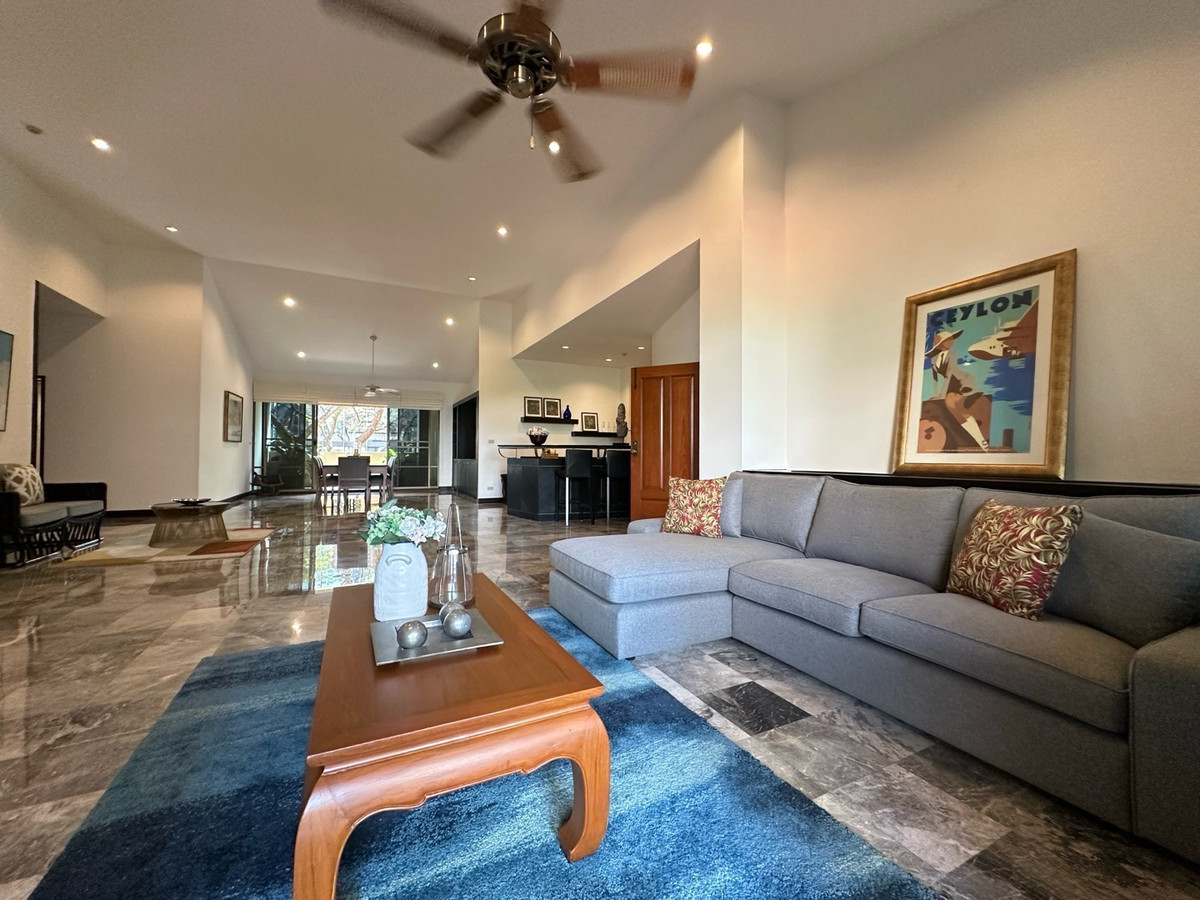 Raintree Village Apartment - 3Bedroom 3Bathroom | 300 sqm | 600m. BTS Phromphong | 082-4499822 Raintree Village Apartment - 3Bedroom 3Bathroom | 300 sqm | 600m. BTS Phromphong | 082-4499822