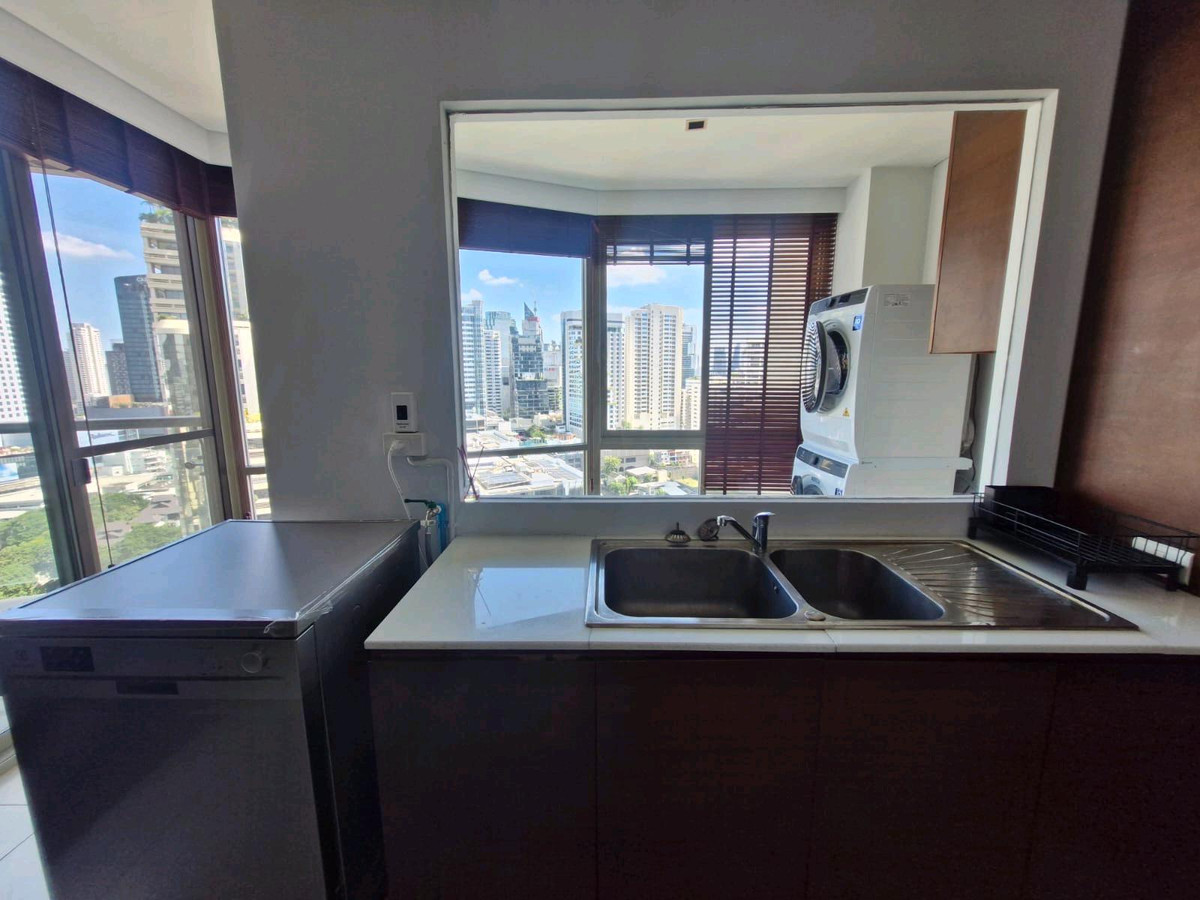 for rent The Lake 3bedroom 3bathroom 254 sqm rent fee 120,000 per month rainy 081-8895470 whatapp