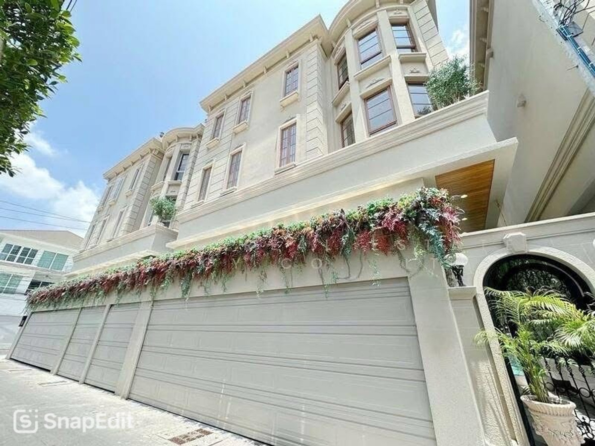 Luxury Detached House for Sale in Ekkamai with Private Swimming Pool near International Schools – CASA EKAMAI 28 Luxury Detached House for Sale in Ekkamai with Private Swimming Pool near International Schools – CASA EKAMAI 28