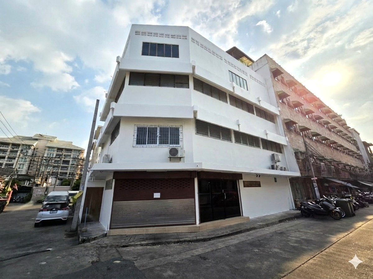 Commercial building for rent, 4 units, 4 floors, Sathorn-Narathiwat 14, good location, near BTS Chong Nonsi, Sathorn. Commercial building for rent, 4 units, 4 floors, Sathorn-Narathiwat 14, good location, near BTS Chong Nonsi, Sathorn.
