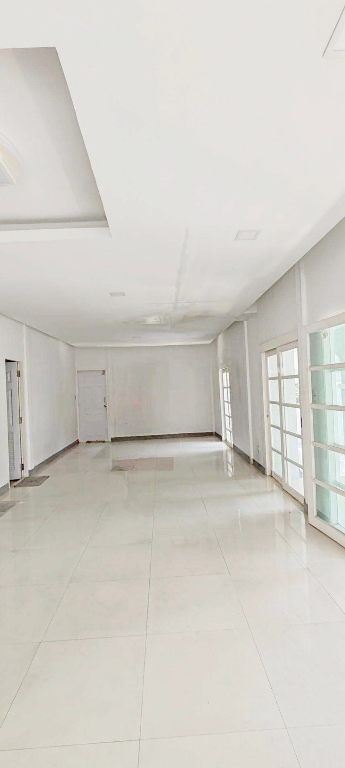 บ้านสวยรีโนเวทใหม่!! หมู่บ้าน ณ บุรี หลังมุม แต่งสไตล์มินิมอลโทนขาวละมุน พื้นที่ 76 ตรว. ทำเลดีม๊าก ใกล้จุดขึ้น-ลงทางด่วน  – รูปที่ 3