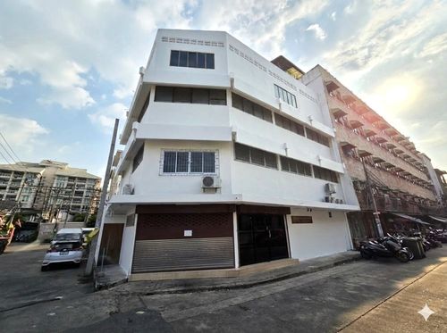 Commercial building for rent, 4 units, 4 floors, Sathorn-Narathiwat 14, good location, near BTS Chong Nonsi, Sathorn.