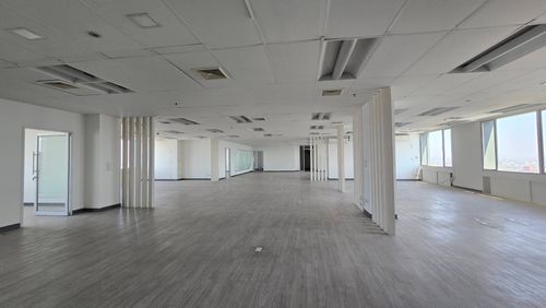 Office for rent, Forum Building Tower (Forum Tower) office space 572 sq m., 36th floor, location 184 Ratchadaphisek Road, Huai Khwang Subdistrict, Huai Khwang District, Bangkok 10310, next to the main Ratchada Road, near MRT Huai Khwang - Cultural Center.