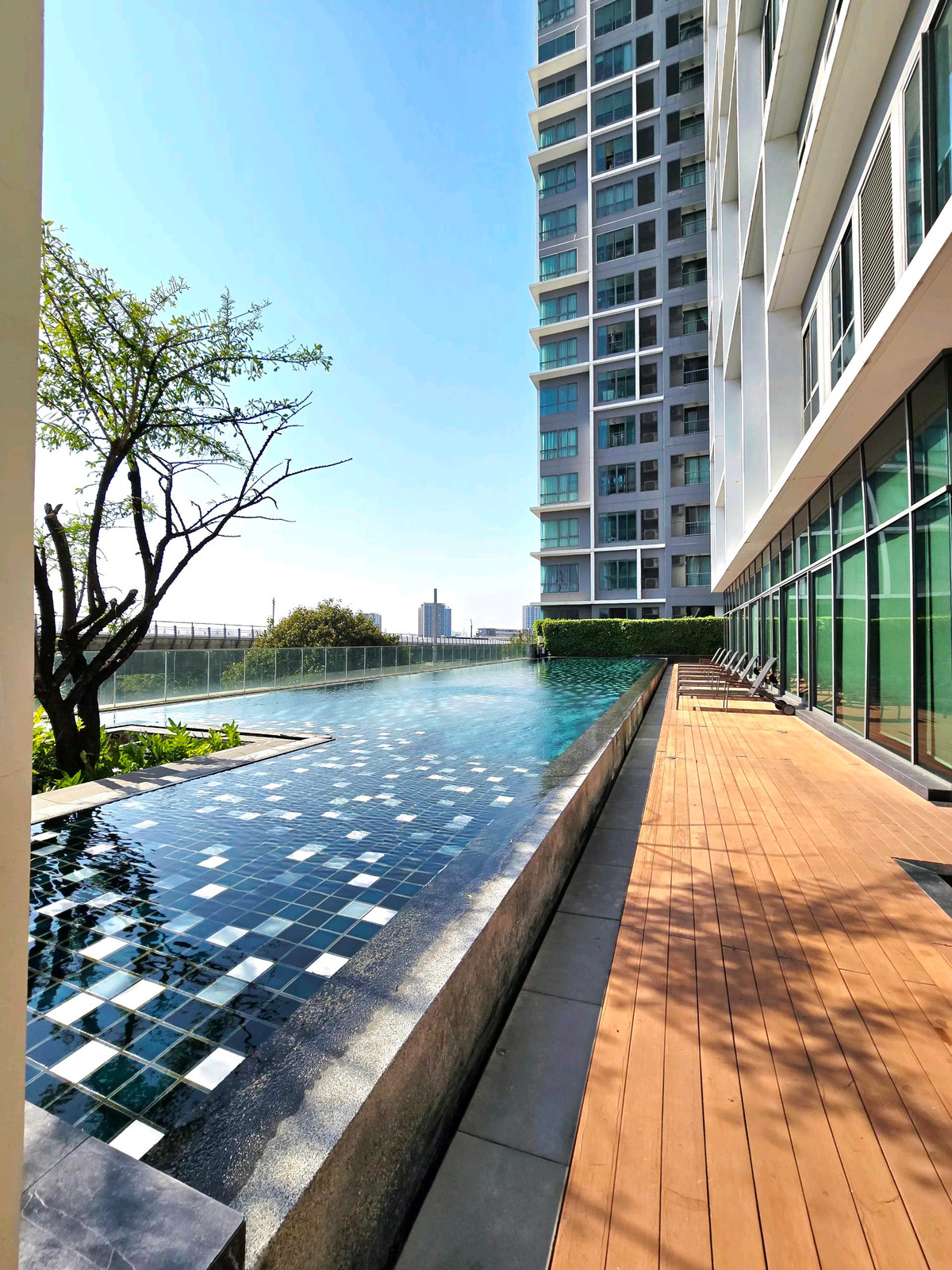 Condo for sale, Ideo Mobi Charan Interchange, 43 sq m., 1 bedroom/1 bathroom, near Siriraj Hospital, has a balcony wider than other rooms, selling for 3.65 million baht (negotiable) Condo for sale, Ideo Mobi Charan Interchange, 43 sq m., 1 bedroom/1 bathroom, near Siriraj Hospital, has a balcony wider than other rooms, selling for 3.65 million baht (negotiable)