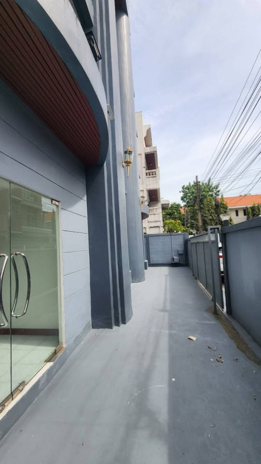 อาคารสำนักงาน 4 ชั้น พร้อมลิฟต์ ซอยสุขุมวิท 50 ใกล้ BTS อ่อนนุช ไลน์ไอดี ✅ @ibx7531n – รูปที่ 2