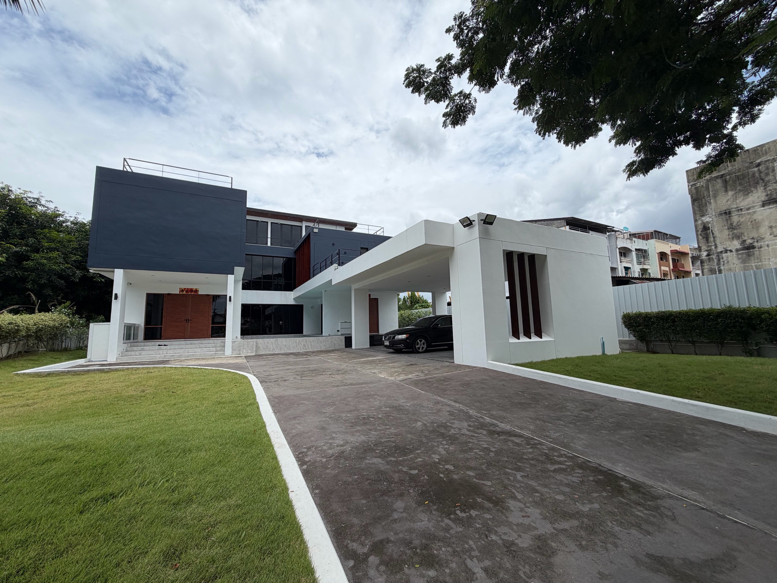 👉 Luxury Private Pool Villa in Prime Sukhumvit near BTS Bang Chak 👉 Luxury Private Pool Villa in Prime Sukhumvit near BTS Bang Chak