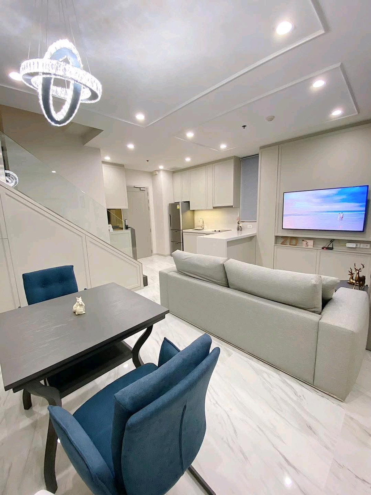 Condo for sale Ideo Q Phayathai Duplex, corner room, fully decorated, fully furnished. Condo for sale Ideo Q Phayathai Duplex, corner room, fully decorated, fully furnished.