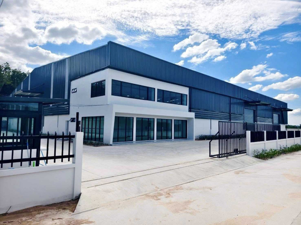 Factory for sale in Nikhom Phatthana 8, 3000 sq m, 3 rai 2 ngan (approx. 1.2 acres), with complete industrial infrastructure.