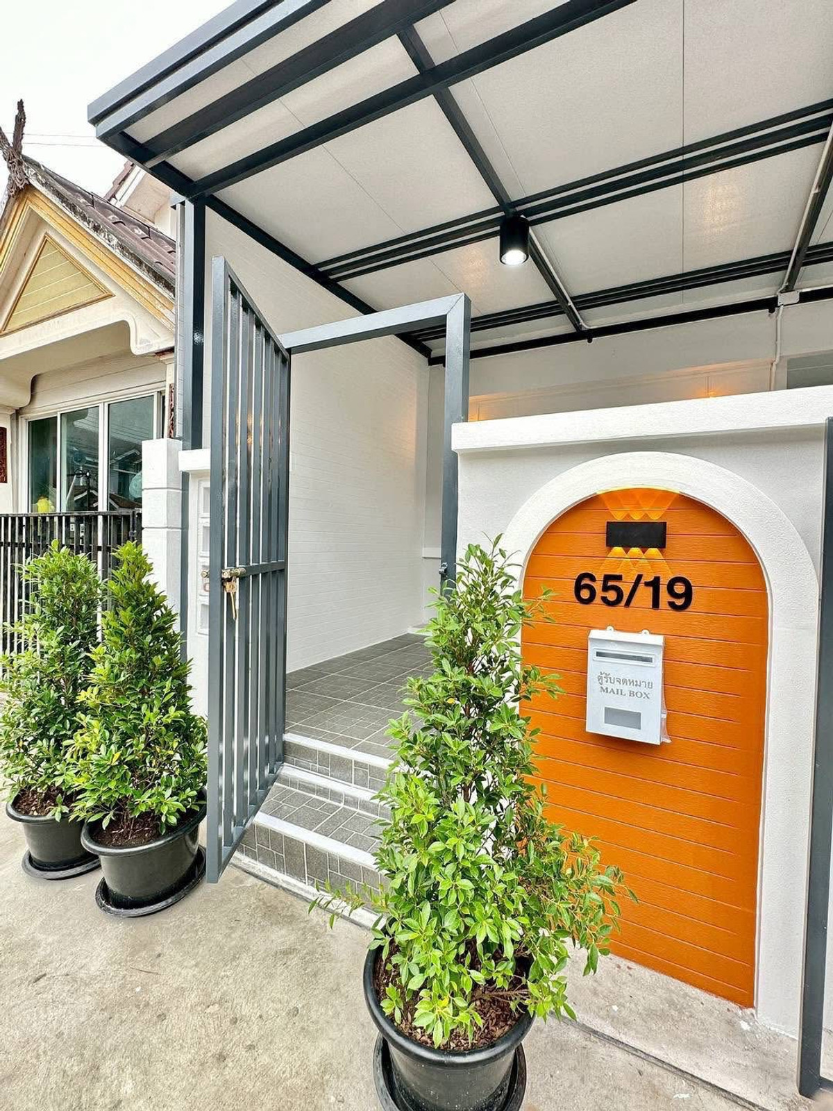 Urgent sale! 2-story townhouse, Pruksa Village 69, Bang Yai zone (Soi Kaew In), area 17.7 sq m., front of house width 6 meters, function 3 bedrooms, 2 bathrooms, newly decorated throughout in modern tones, front of house facing  – รูปที่ 4