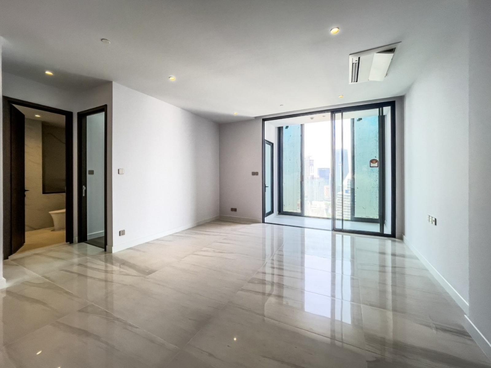 Great location in the heart of Sathorn!
Supalai Icon Sathorn condo with 3 bedrooms for only 25 million, near BTS/MRT Chong Nonsi 0642748883