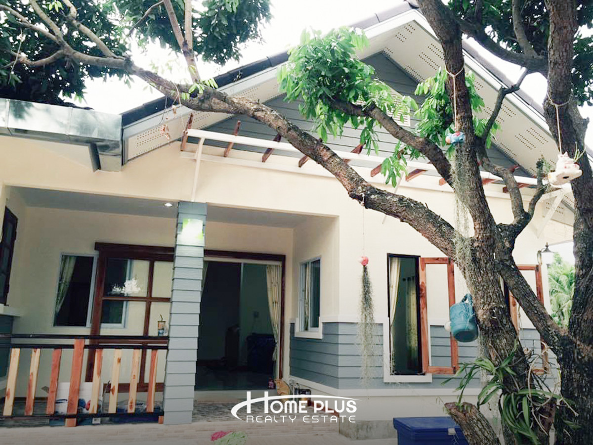 House with land, Mueang Chi Subdistrict, Mueang Lamphun District, Lamphun, near Pa Ha Intersection, area 2 ngan 30 square meters. House with land, Mueang Chi Subdistrict, Mueang Lamphun District, Lamphun, near Pa Ha Intersection, area 2 ngan 30 square meters.