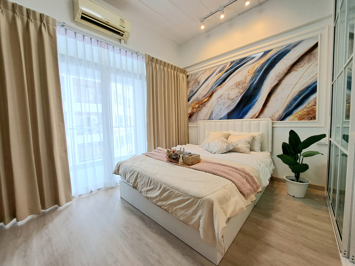 Corn cob condo for sale Corn cob condo for sale