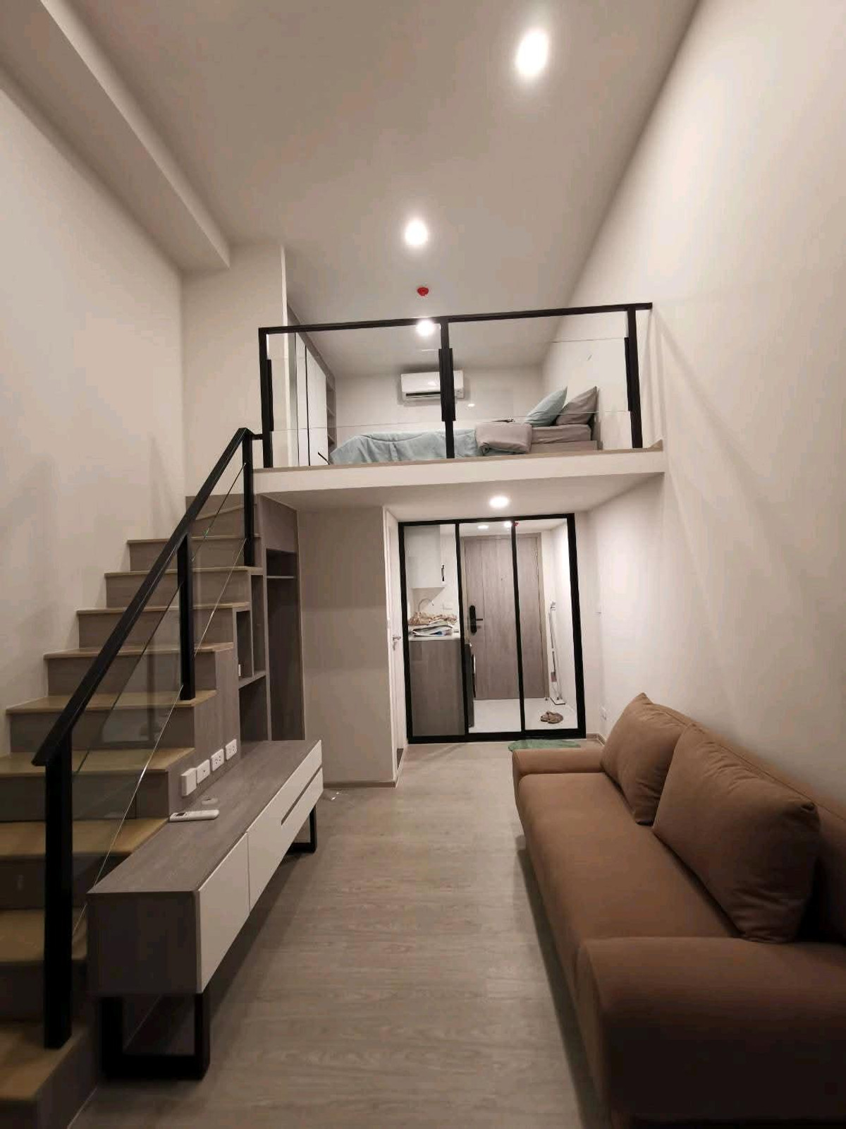 📍 Next to Ramkhamhaeng Road | Potential location, convenient travel, connected to every lifestyle. 📍 Next to Ramkhamhaeng Road | Potential location, convenient travel, connected to every lifestyle.