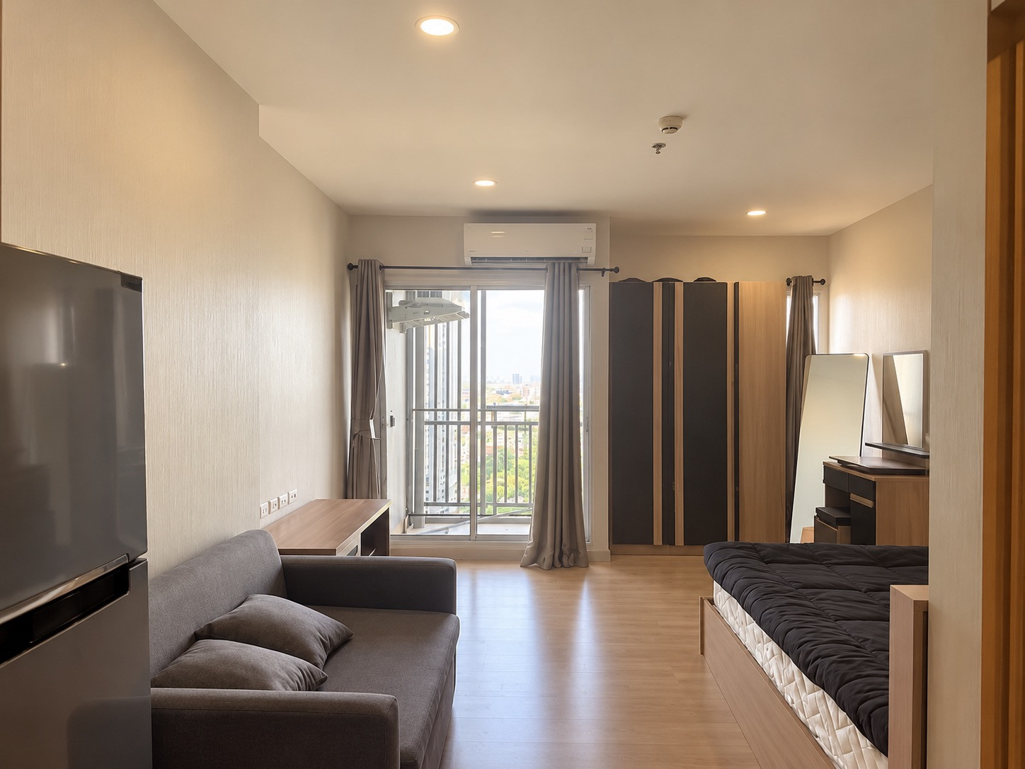 350 meters, walking distance, near The Mall Tha Phra. 350 meters, walking distance, near The Mall Tha Phra.