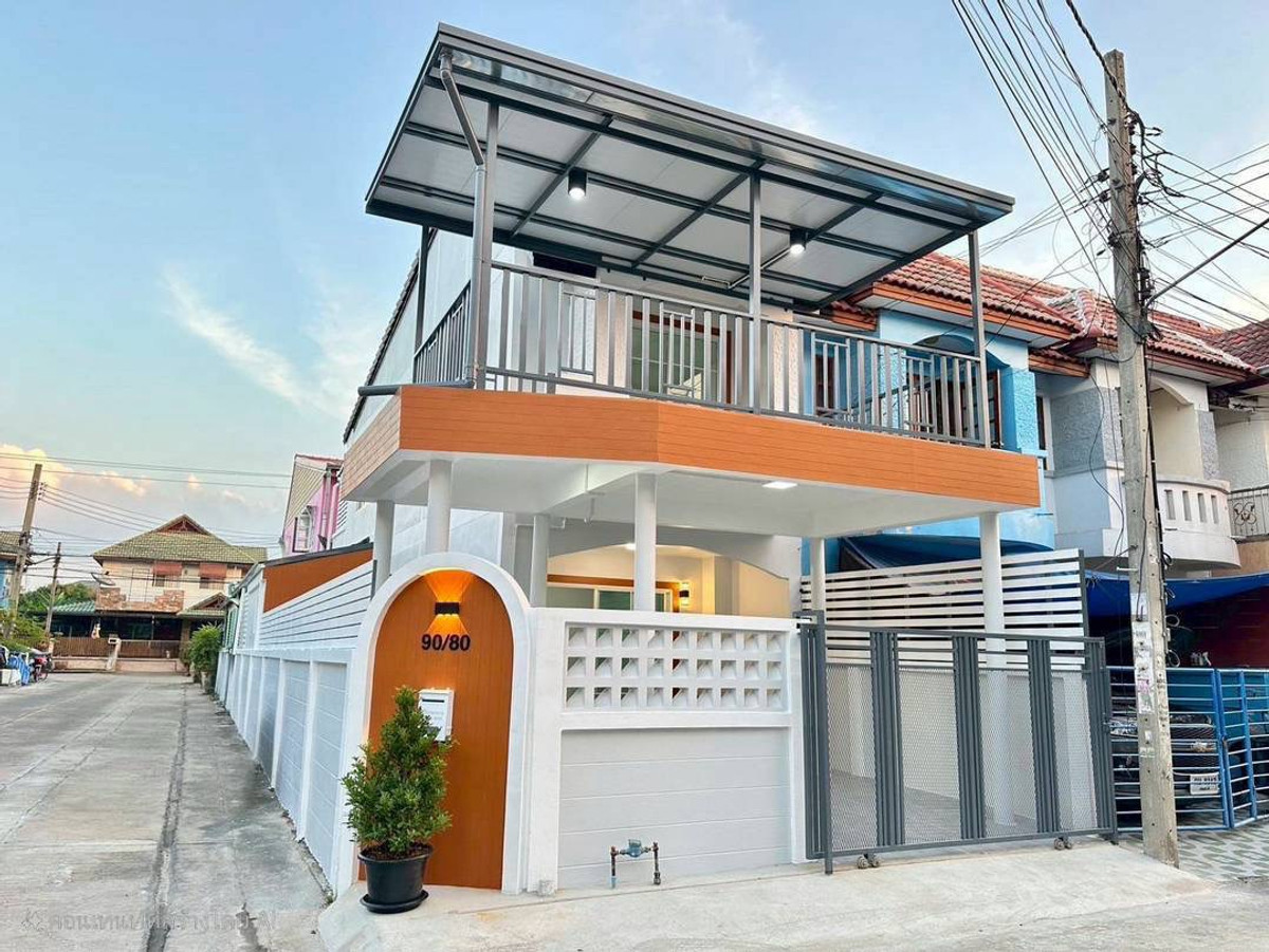 ขายทาวน์เฮ้าส์ 2 ชั้น หมู่บ้านกานต์มณี บางบัวทอง หลังมุมพื้นที่กว้าง ทำเลดีหน้าตลาดสดและต้นสายรถเมล์ – รูปที่ 2