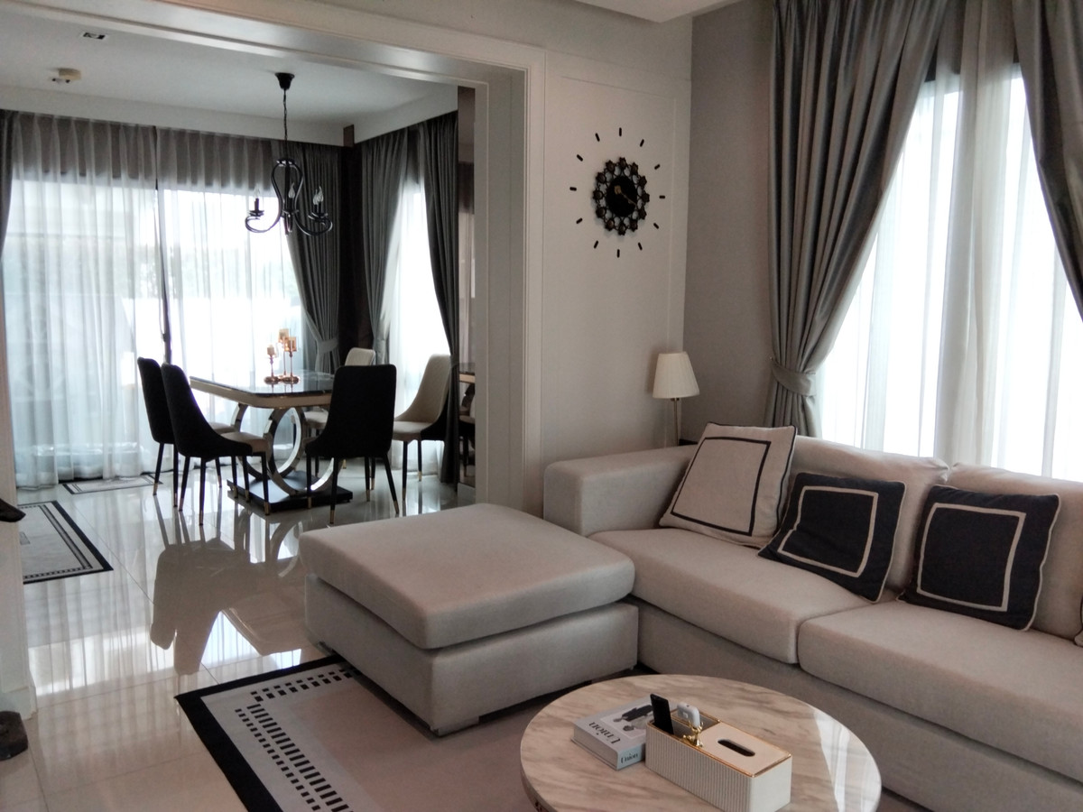 Townhomes in The Landmark Ekkamai-Ramintra project,located in CBD area, close to express way Townhomes in The Landmark Ekkamai-Ramintra project,located in CBD area, close to express way