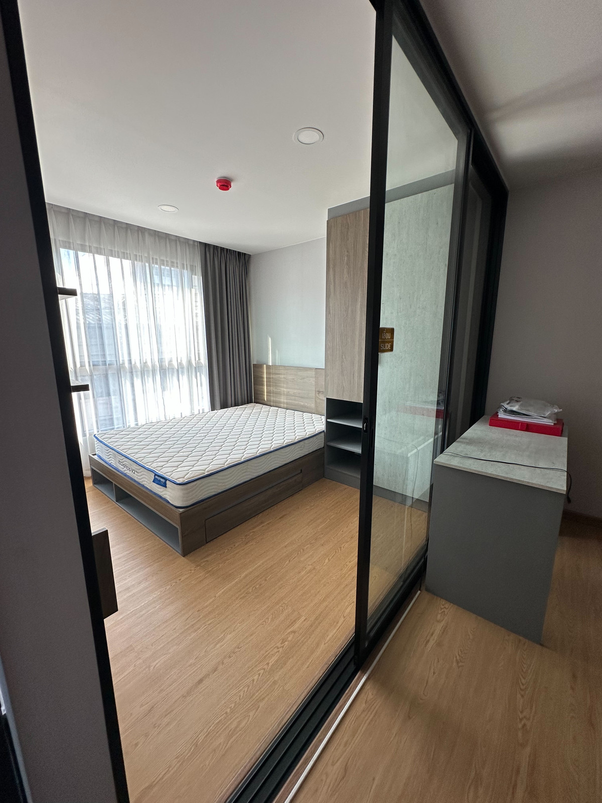 Urgent sale THE CUBE LOFT Srinakarin, fully furnished, ready to move in, 1 bedroom, 1 bathroom, 28 sq m, yellow skytrain. Sri Bearing Station, price 2.0 million