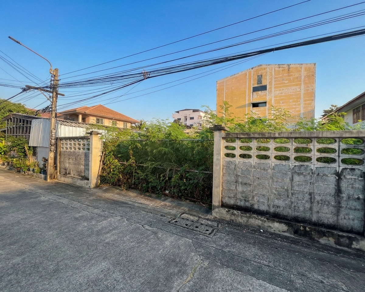 Opportunities Favor Those Who See Them First Land for Sale on Phahonyothin 58, Soi 42 — Ideal for Residential Living or Home-Based Business – รูปที่ 3
