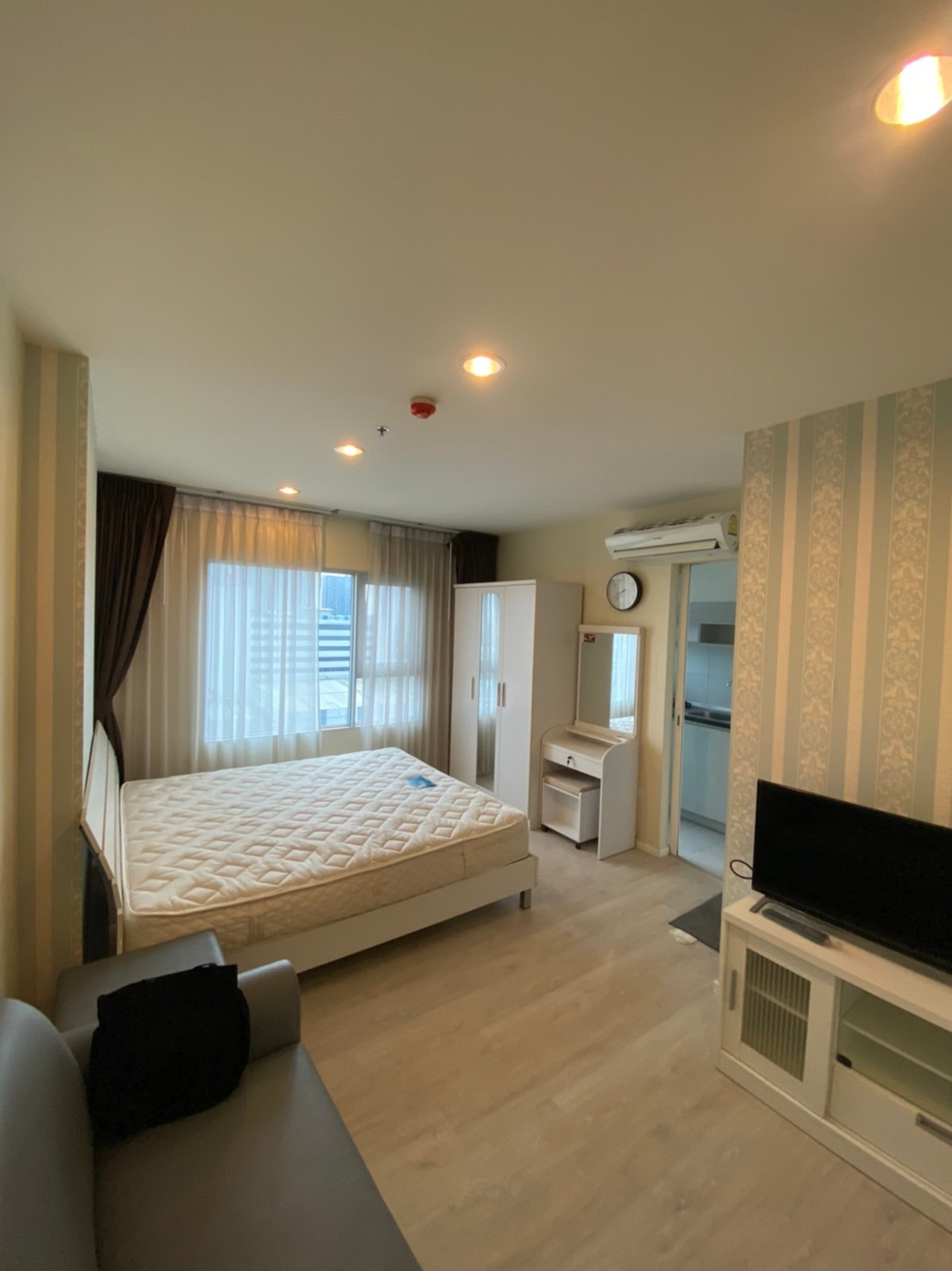 ***Beautiful room, ready to move in*** Aspire Sathorn-Tha Phra > BTS Talat Phlu