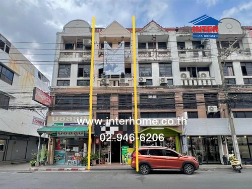 Commercial building, 4 floors, 16 sq m. Commercial building near Huai Khwang Market. Ratchadaphisek Road Pracharat Bamphen Road, Huai Khwang District, Bangkok