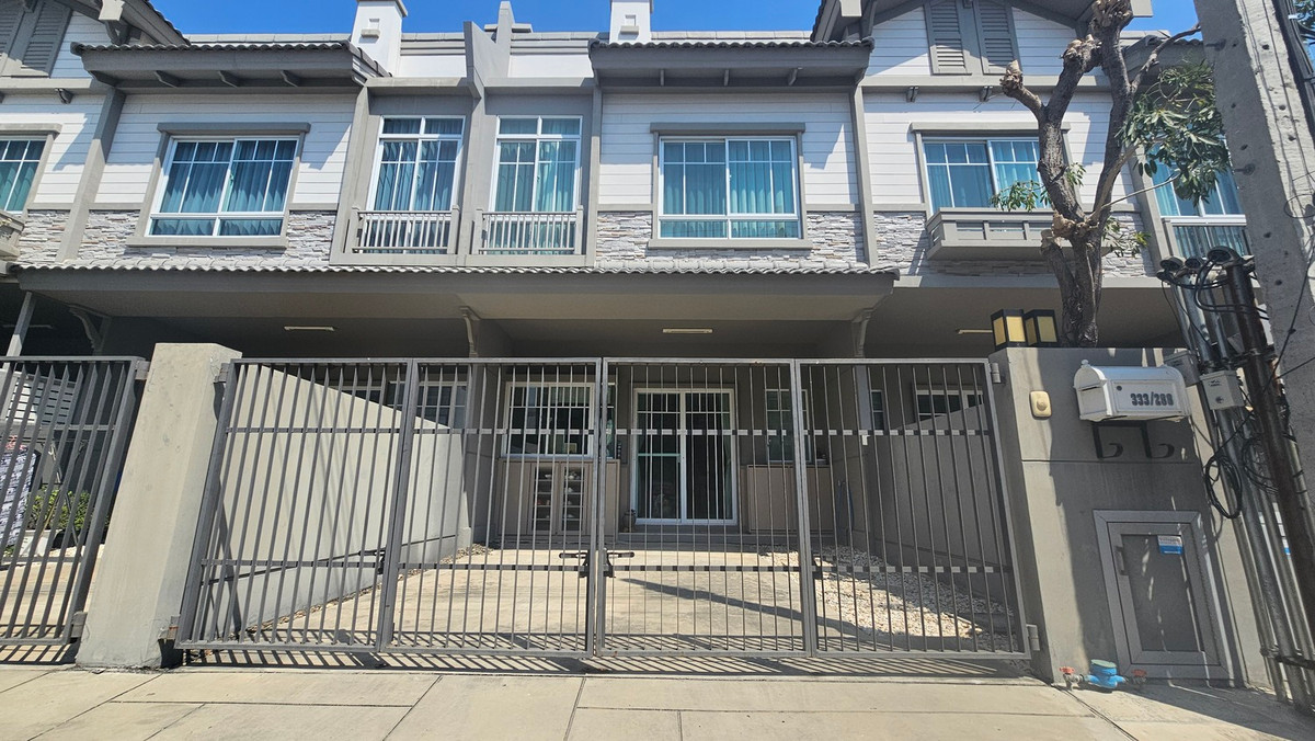 Villaggio Srinakarin-Bangna, beautiful townhome, new, ready to move in, behind Mega Bangna, Bang Phli District, Samut Prakan Province. Villaggio Srinakarin-Bangna, beautiful townhome, new, ready to move in, behind Mega Bangna, Bang Phli District, Samut Prakan Province.