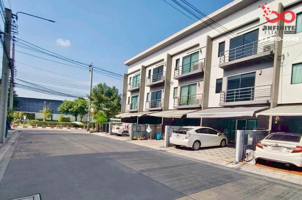 3-story townhome for sale, Baan Klang Muang Ratchaphruek–Rama 5 Nonthaburi 17 sq m. 3-story townhome for sale, Baan Klang Muang Ratchaphruek–Rama 5 Nonthaburi 17 sq m.