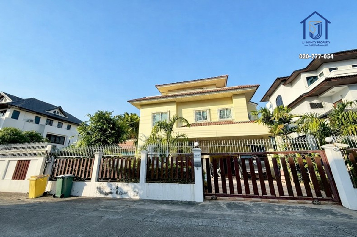 3-story detached house for sale, Prachachuen Place Village, Prachachuen Road, near the Pink Line BTS.