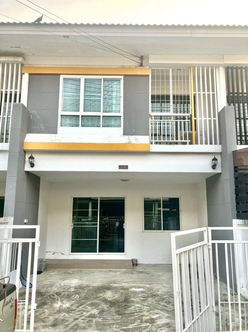 2-story townhouse for sale, Pruksaphan Village, Kradi Diao 1, Soi 6, area 20.6 square meters, 3 bedrooms, near Silpakorn University, Nong Pak Long Subdistrict, Mueang Nakhon Pathom District, Nakhon Pathom Province.