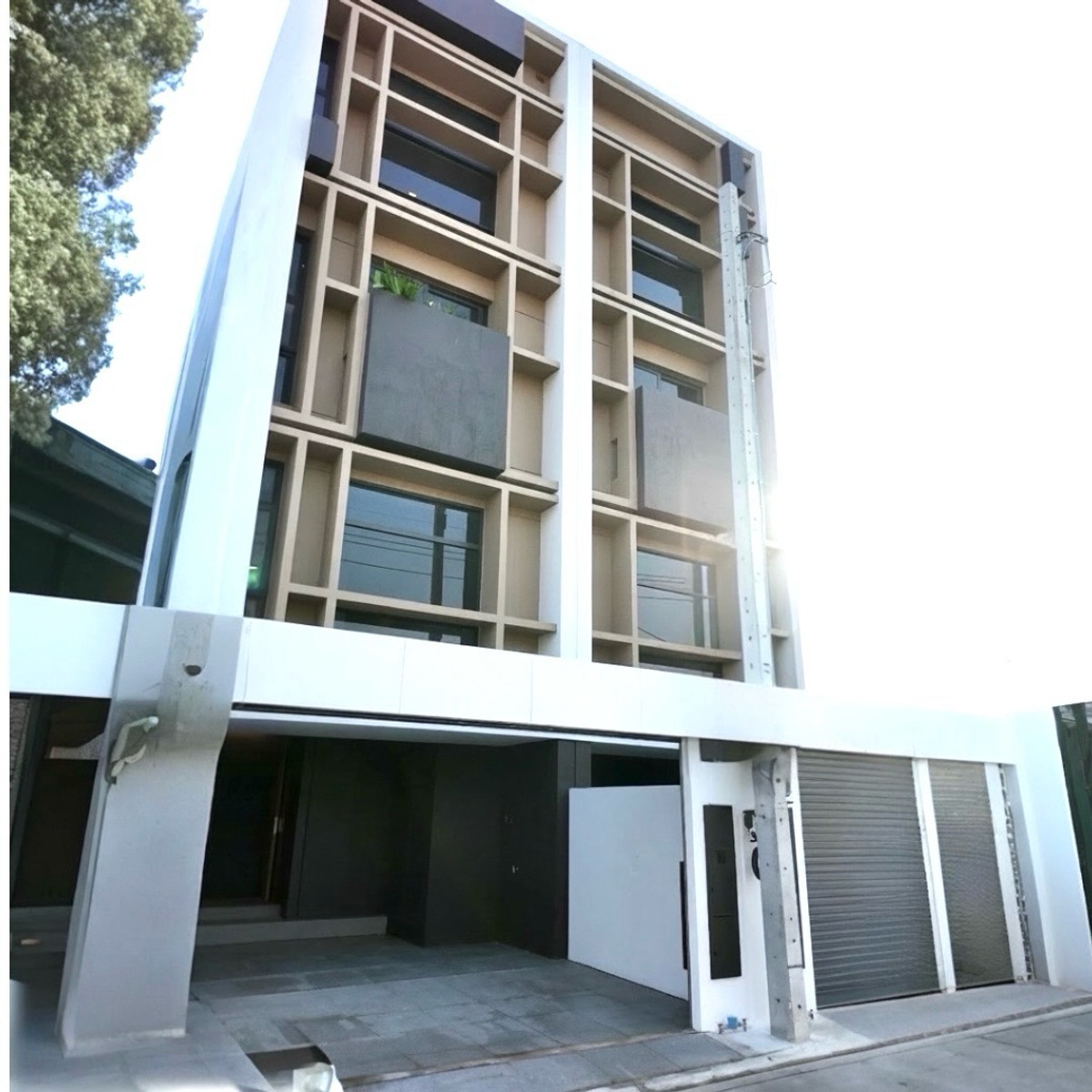 New house, 3.5 floors, Kaset-Nawamin area, size 250 sq m., no common fees, near Central EastVille expressway. New house, 3.5 floors, Kaset-Nawamin area, size 250 sq m., no common fees, near Central EastVille expressway.