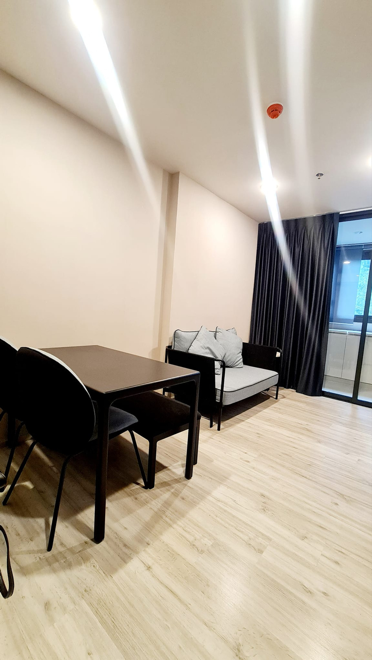 For rent XT ห้วยขวาง ห้องตกแต่งสวยมาก เฟอร์นิเจอร์ครบ  RW005266 – รูปที่ 3
