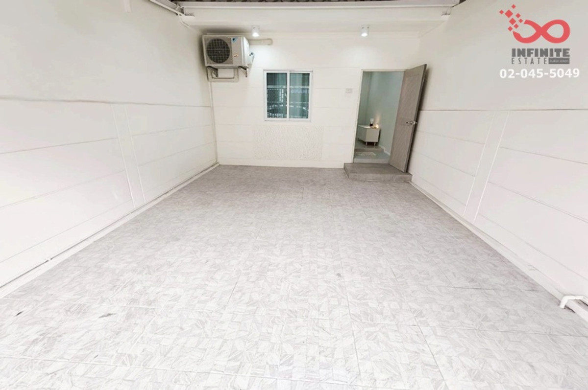 ขายทาวน์โฮม หมู่บ้านปรีชา 10  รามคำแหง 188 ใกล้รถไฟฟ้า 16ตรว. 2ชั้น สวยมาก – รูปที่ 2