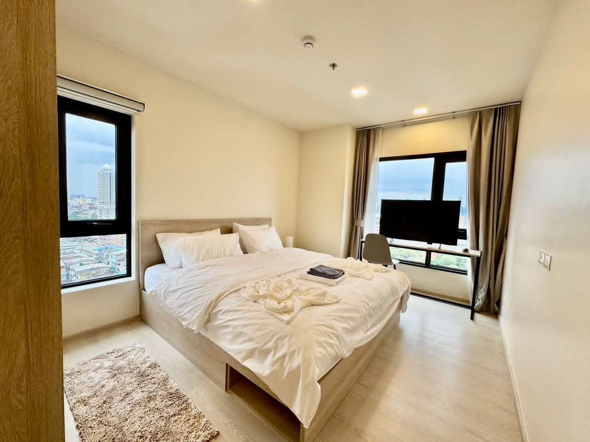 🌇 ให้เช่า 𝐅𝐥𝐨 𝐛𝐲 𝐬𝐚𝐧𝐬𝐢𝐫𝐢 ห้องวิวเมืองชั้นสูงเฟอร์นิเจอร์ครบพร้อมอยู่ RW007508  – รูปที่ 2