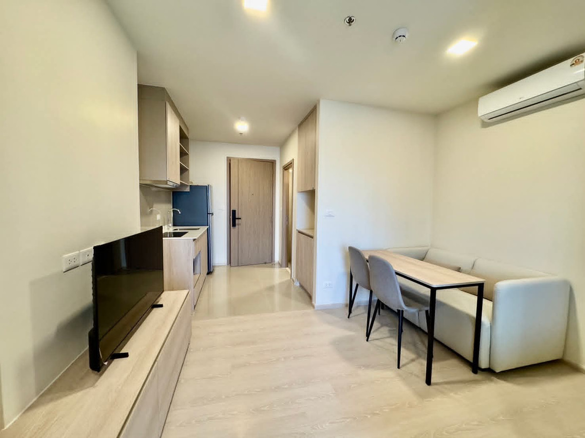 For rent 𝐅𝐥𝐨 𝐛𝐲 𝐬𝐚𝐧𝐬𝐢𝐫𝐢, city view room, 18th floor, fully furnished, ready to move in RW007513 – รูปที่ 3