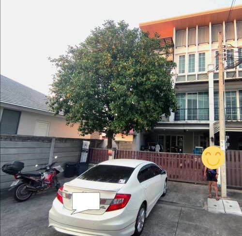 ทาวน์โฮม 3 ชั้น Golden City ปิ่นเกล้า-จรัญสนิทวงศ์ หลังมุม ขนาด 31.7 ตารางวา 5 ห้องนอน ถนนบางกรวย-ไทรน้อย ตำบลบางกรวย อำเภบางกรวย จังหวัดนนทบุรี