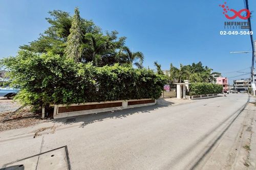 Single house for sale, 232 sq m, Mueang Saraburi District, Soi Thetsaban 4, Soi 8, large house 450 sq m.