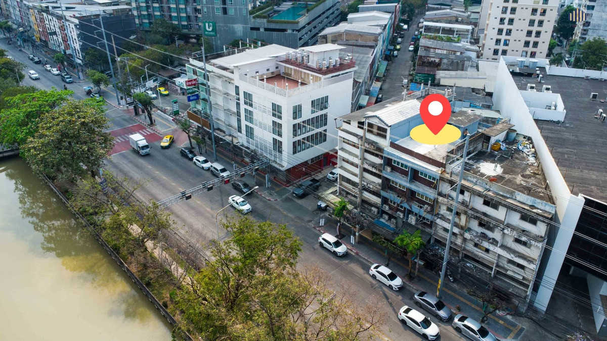ขายอาคารพาณิชย์ 2 คูหา (ตึกแถว) ติดถนนประชาชื่น | โซนบางโพ–บางซ่อน–เตาปูน | พร้อมกิจการ Night Business ยอดขายเฉลี่ย 8–9 แสน/เดือน   อาคารพาณิชย์ถนนหลัก ระบบพร้อมใช้งาน เหมาะนักลงทุนและผู้ต้องการทำธุรกิจกลางคืนเฉพาะทางตัวจริง