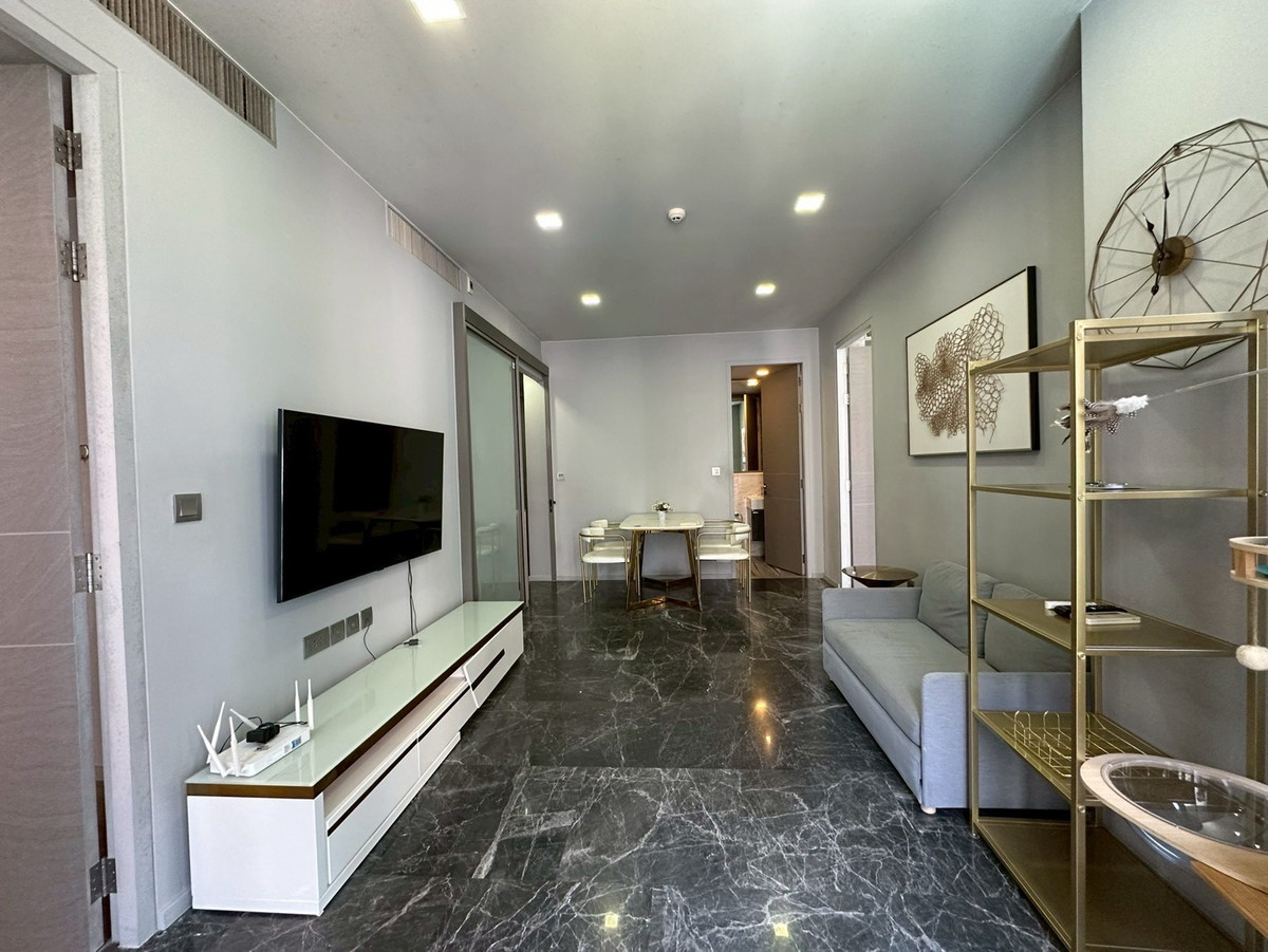 pet friendly condo bts phromphong 2 bed for rent
