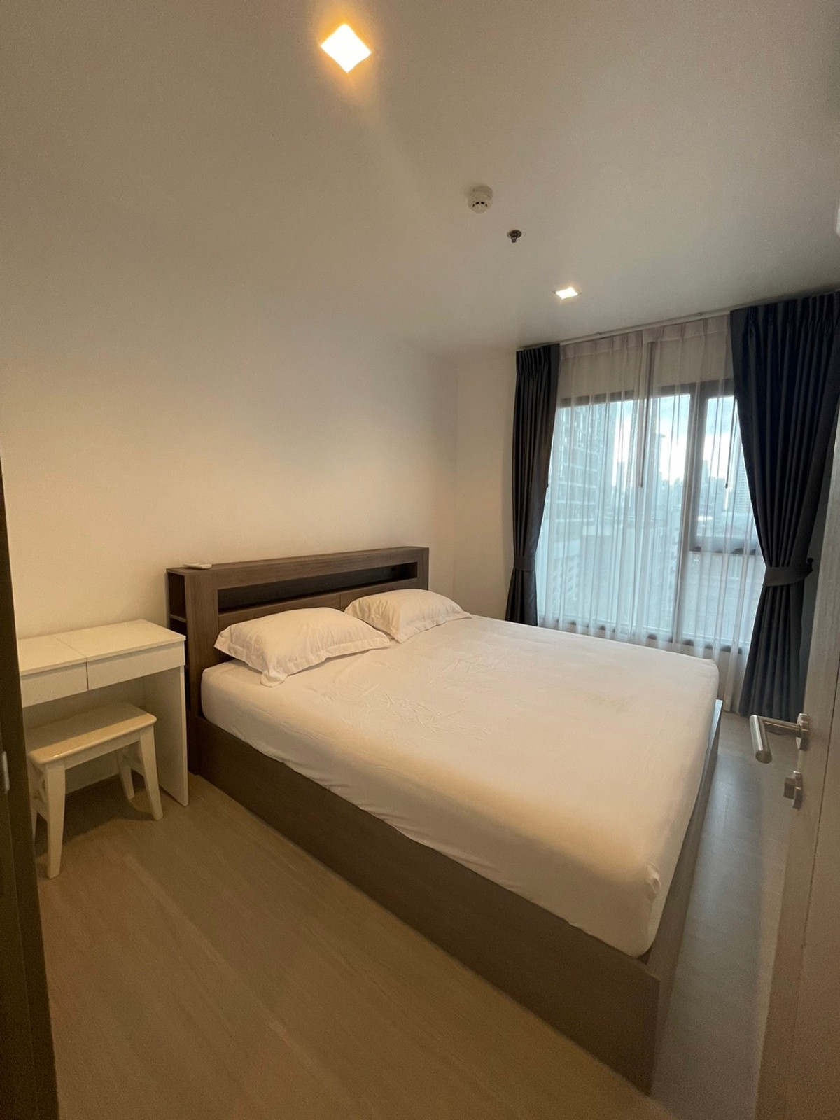 Life Asoke Rama9 ----Newly renovate ---- Life Asoke Rama9 ----Newly renovate ----
